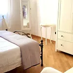 Rebecca\'S House Florence